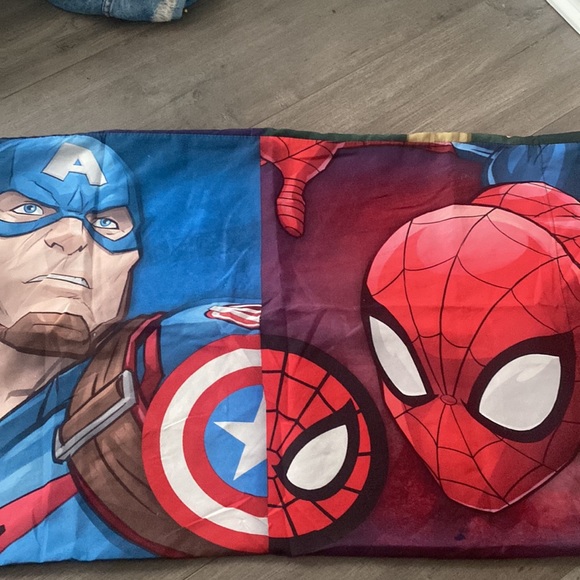 Marvel Avengers Double-Sided Pillowcase - Picture 4 of 5